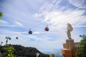 Ba Na Hills Attracts Thousands of Visitors from Central and Highlands Regions - image 3