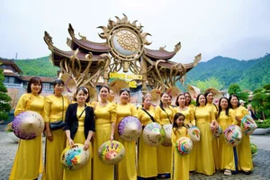 Ba Na Hills Attracts Thousands of Visitors from Central and Highlands Regions - image 4