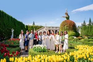 Ba Na Hills Attracts Thousands of Visitors from Central and Highlands Regions - image 5