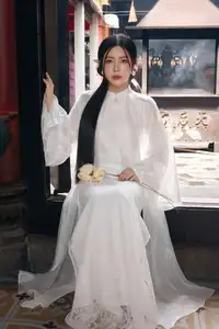 Elegant East Asian Beauty: Gentle Charm in Pristine Classic Attire 17639710 - image 10