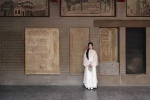 Elegant East Asian Beauty: Gentle Charm in Pristine Classic Attire 17639710 - image 6