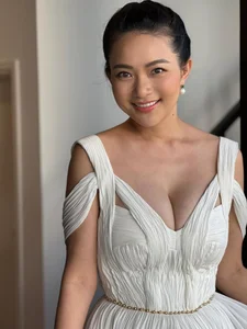 Phan Như Thảo Radiates Confidence at Court: Stunning Candid Photos and Her Inspiring Fitness Journey - image 5