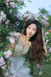 Ethereal Garden Muse YiTuYu Vol.8955 Featuring Hua Zhuang Shi Tian - image 1