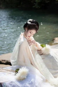 Elegant Portraiture: YiTuYu Art Language Vol.7233 Featuring Wei Wei - image 3