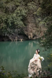 Elegant Portraiture: YiTuYu Art Language Vol.7233 Featuring Wei Wei - image 1