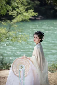 Elegant Portraiture: YiTuYu Art Language Vol.7233 Featuring Wei Wei - image 5