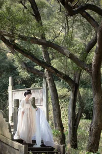 Elegant Portraiture: YiTuYu Art Language Vol.7233 Featuring Wei Wei - image 19