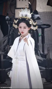 The Phoenix Reborn: Unveiling the Most Beautiful 'Empress' in Modern Chinese Cinema - image 5