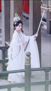 The Phoenix Reborn: Unveiling the Most Beautiful 'Empress' in Modern Chinese Cinema - image 2