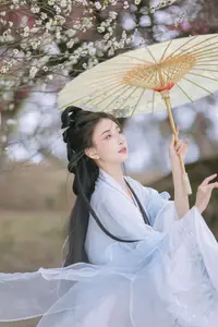 YiTuYu Art Language Vol.8811: Captivating Wu Qiao Bu Cheng Hu in Traditional Elegance Amidst Spring Blossoms - image 7
