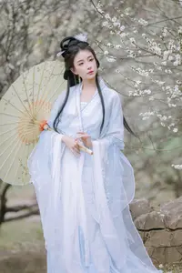 YiTuYu Art Language Vol.8811: Captivating Wu Qiao Bu Cheng Hu in Traditional Elegance Amidst Spring Blossoms - image 10