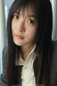 Sophisticated Grace: Wanping Features in the IESS Gentle S Photo Gallery - image 16
