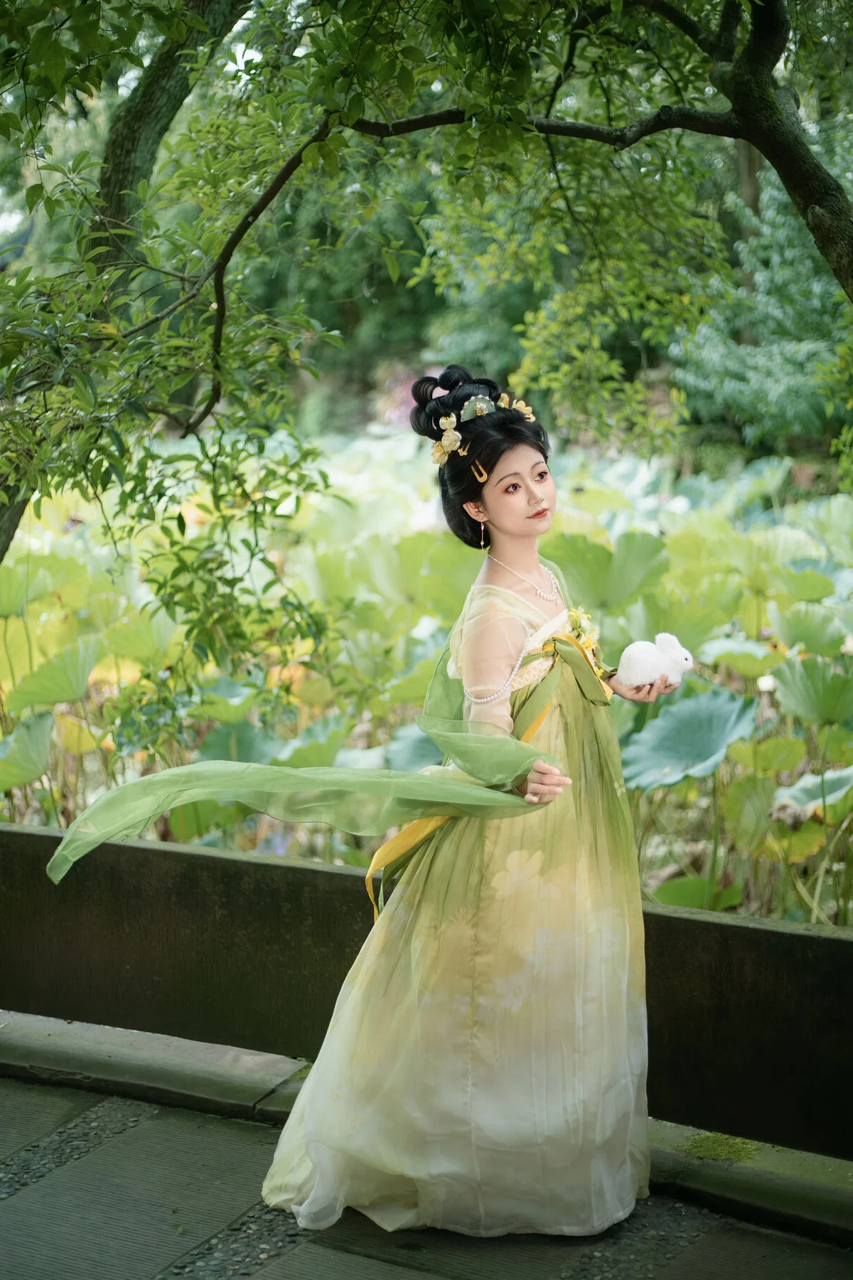 YiTuYu Art Language Vol.10474: A 21-Page Aesthetic Showcase Featuring Tao Zi