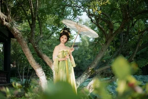 YiTuYu Art Language Vol.10474: A 21-Page Aesthetic Showcase Featuring Tao Zi - image 17