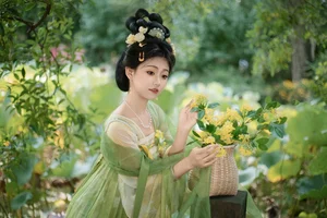 YiTuYu Art Language Vol.10474: A 21-Page Aesthetic Showcase Featuring Tao Zi - image 2