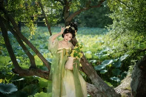 YiTuYu Art Language Vol.10474: A 21-Page Aesthetic Showcase Featuring Tao Zi - image 9