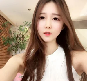 Ultimate Collection: Top 99+ Stunning and Trendy Korean Influencer and Fashion Portraits for Modern Style Inspiration - image 48