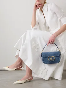 Timeless Handbag Colors That Match Every Outfit and Never Go Out of Style - image 24