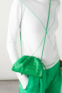 Timeless Handbag Colors That Match Every Outfit and Never Go Out of Style - image 7