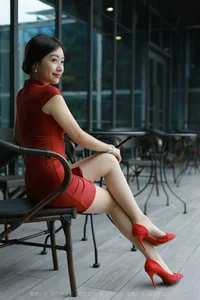 Xiao Jie in Red Qipao: Elegant Chinese Fashion and Artistic Model Photography - image 13