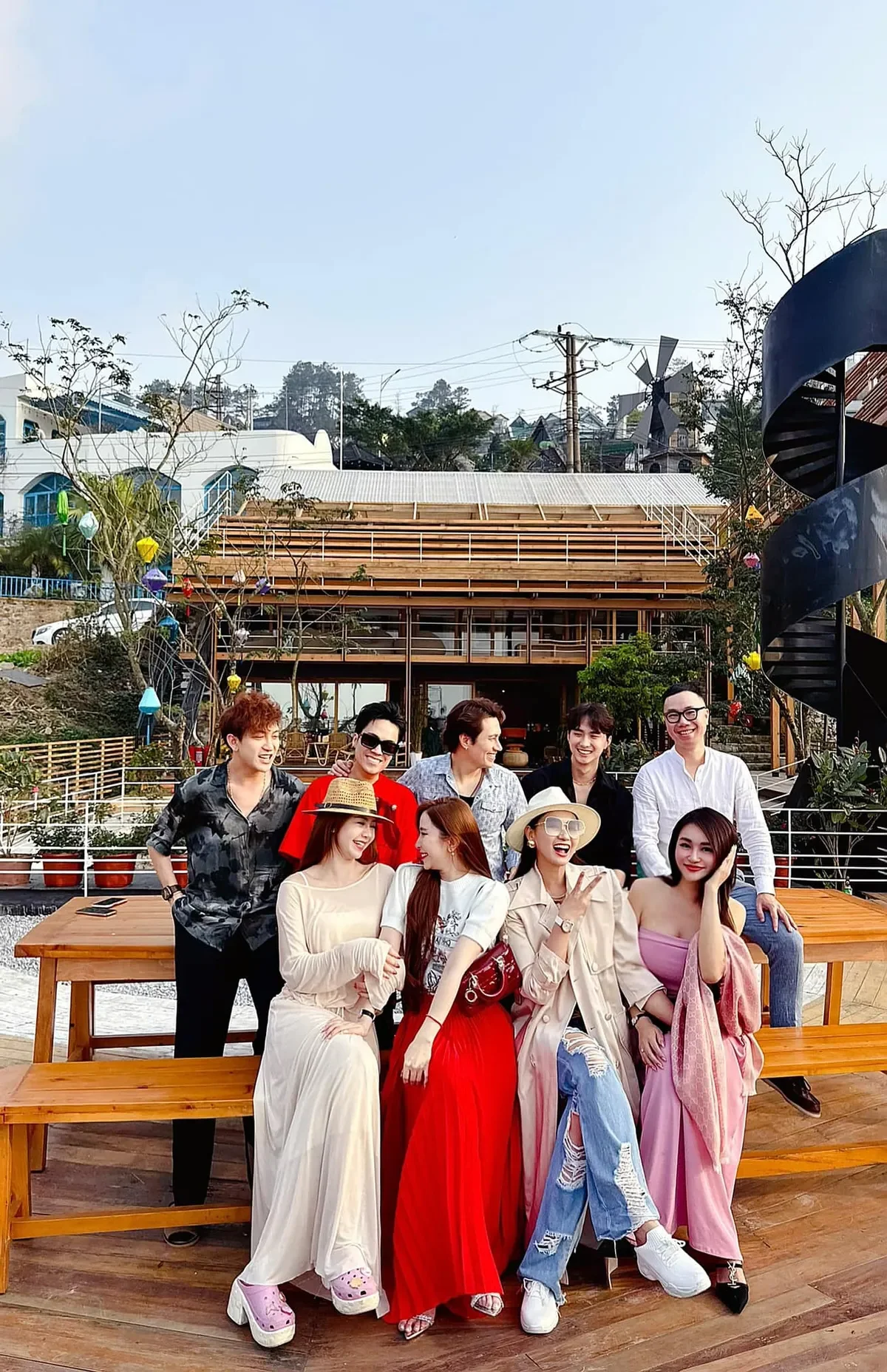 Hoa Minzy Shares Heartfelt Messages to Xuan Hinh and Ky Duyen’s Stunning New Look