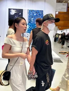 Hu Ge’s Surprising Post-Fatherhood Look: Comparing the C-Drama Icon with Wallace Huo’s Timeless Style - image 13