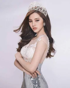 Rich Kid Jolie Nguyen Shines with Top-Tier Visuals in South Korea - image 7