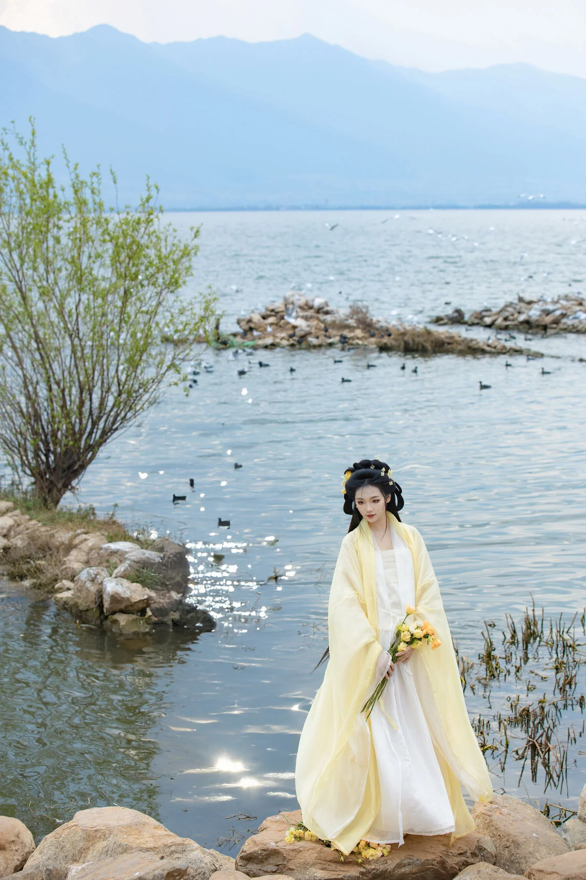 Ethereal Grace of Wan Jiang Ting in YiTuYu Art Language Vol.8851 by the Lake