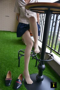 Modern Legwear Trends: Ruoxi in IESS Puhui Collection 147 - image 13