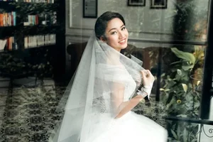 Phuong Nhi’s Wedding: A Look at the Trend of Beauty Queens Embracing Early Marriage - image 1