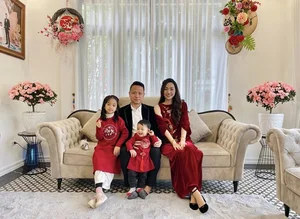 Phuong Nhi’s Wedding: A Look at the Trend of Beauty Queens Embracing Early Marriage - image 4