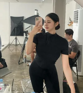 Korean Social Media Sensation: The Rise of Viral Influencers and Modern Beauty Trends - image 7