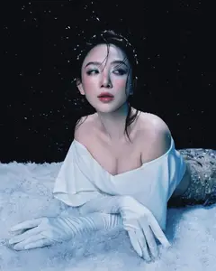 Toc Tien Transforms into a Magnificent 'Snow Princess' Enchanting Art Photo Set for Fandom - image 0