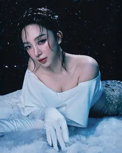 Toc Tien Transforms into a Magnificent 'Snow Princess' Enchanting Art Photo Set for Fandom - image 6