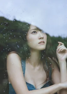 Airi Suzuki Eien 2010-2017: A Career-Defining Photo Retrospective - image 4