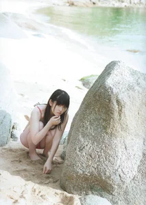 Airi Suzuki Eien 2010-2017: A Career-Defining Photo Retrospective - image 24