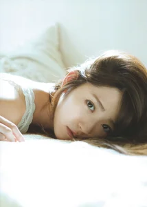 Airi Suzuki Eien 2010-2017: A Career-Defining Photo Retrospective - image 30