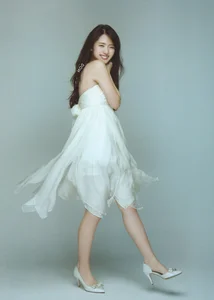 Airi Suzuki Eien 2010-2017: A Career-Defining Photo Retrospective - image 9