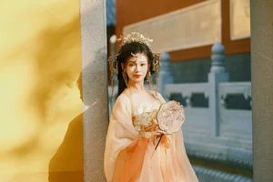 YiTuYu Art Language Vol.8002 Featuring Yue Li - image 2