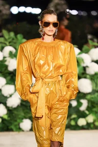 Shocking Fashion 2025: Redefining Runway Aesthetics through Bold Artistic Statements - image 6