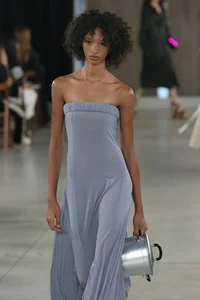 Shocking Fashion 2025: Redefining Runway Aesthetics through Bold Artistic Statements - image 1