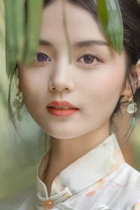 Ethereal Elegance: Yi Ming’s Timeless Portraits at the Hidden Guangzhou Orchid Garden - image 11