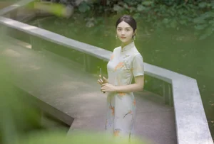 Ethereal Elegance: Yi Ming’s Timeless Portraits at the Hidden Guangzhou Orchid Garden - image 4