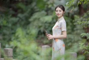 Ethereal Elegance: Yi Ming’s Timeless Portraits at the Hidden Guangzhou Orchid Garden - image 8