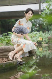 Ethereal Elegance: Yi Ming’s Timeless Portraits at the Hidden Guangzhou Orchid Garden - image 10