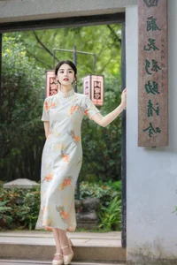Ethereal Elegance: Yi Ming’s Timeless Portraits at the Hidden Guangzhou Orchid Garden - image 1