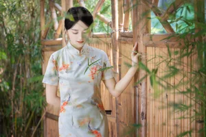 Ethereal Elegance: Yi Ming’s Timeless Portraits at the Hidden Guangzhou Orchid Garden - image 9