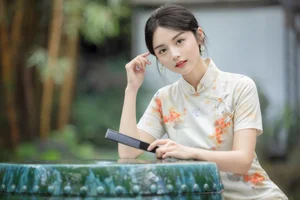 Ethereal Elegance: Yi Ming’s Timeless Portraits at the Hidden Guangzhou Orchid Garden - image 5