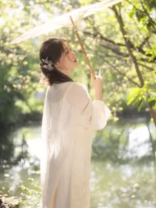 Qiu Qiu: Gentle Grace in Nature - Inspiring YiTuYu Vol.8828 Collection - image 9