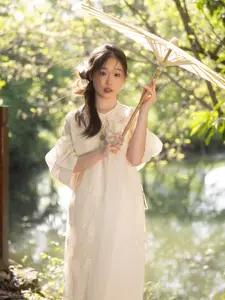 Qiu Qiu: Gentle Grace in Nature - Inspiring YiTuYu Vol.8828 Collection - image 14